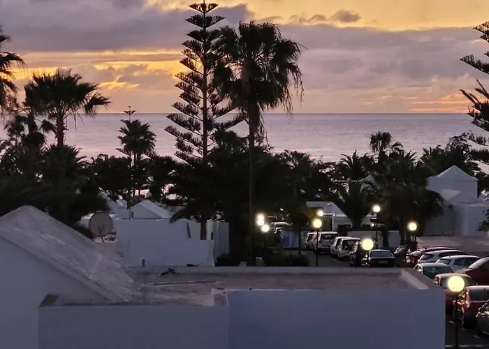 Casahost Bastian Boutique Ii Seaview Daire Costa Teguise