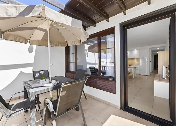 Casahost Bastian Boutique Ii Seaview Daire Costa Teguise