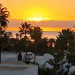 Casahost Bastian Boutique Ii Seaview קוסטה טגוויסה